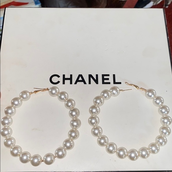 Jewelry - ⭐️LAST PAIR New xl gorgeous faux pearl hoops❤️❤️❤️